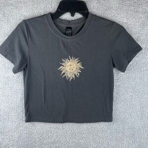 Chic Dark Gray Sun Graphic Tee